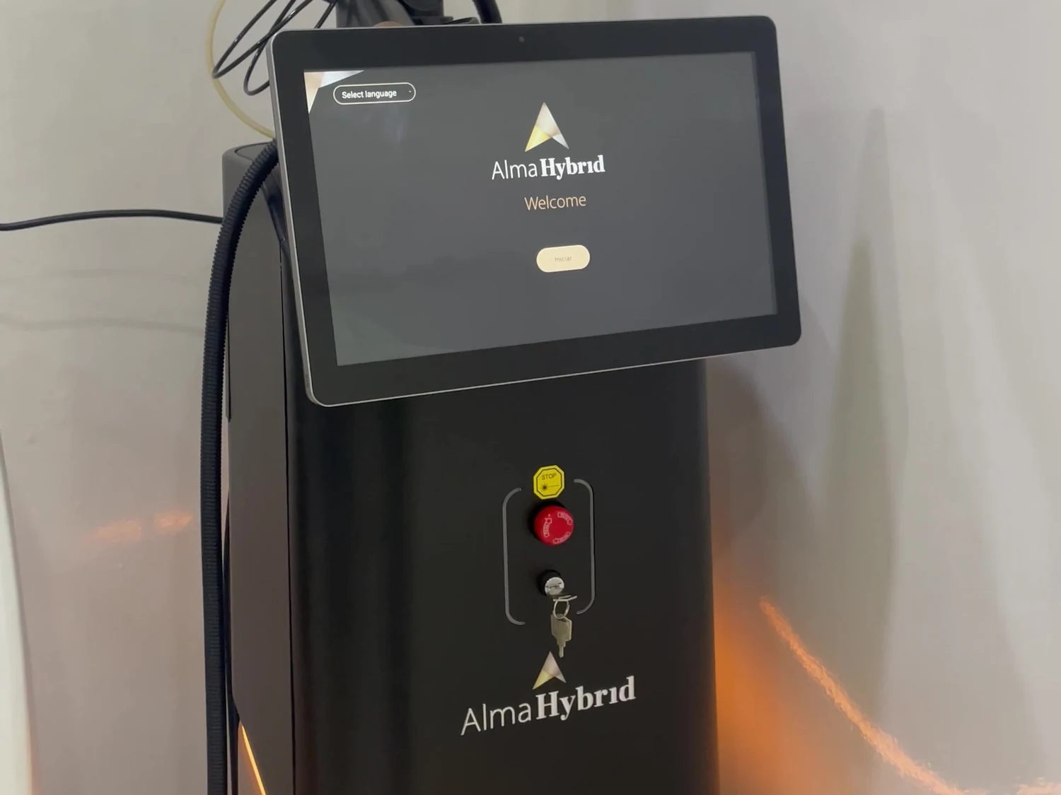 Alma Hybrid en consultorio — láser híbrido CO2 + 1570nm